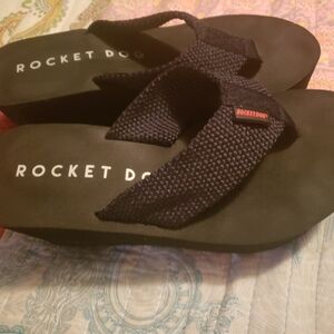 Rocket Dog Black Flip Flops